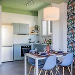 Chez Monique